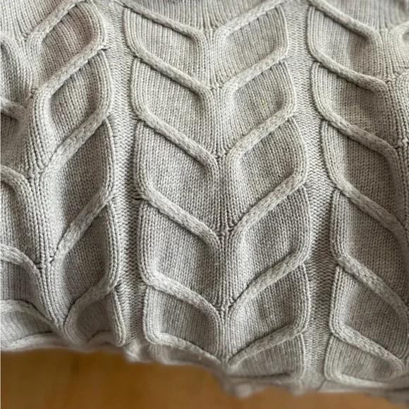 Wilfred (Aritzia) Grey Merino wool Sweater Size Medium - Picture 3 of 6